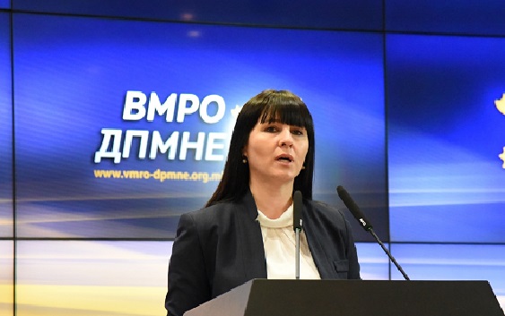 Светлана Колариќ: Шилегов мора да одговори на прашањата кои ги интересираат скопјани