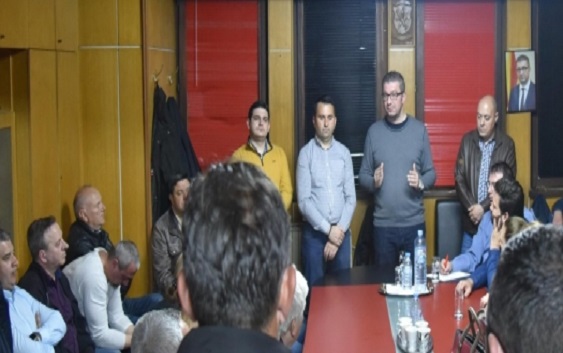 Мицкоски: Црното економско трио Заев, Тевдовски и Анѓушев прават пустош во македонската економија