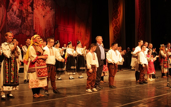 Ансамблите „Танец“ и „Пирин“ одржаа прекрасен хуманитарен концерт за децата со Даунов синдром