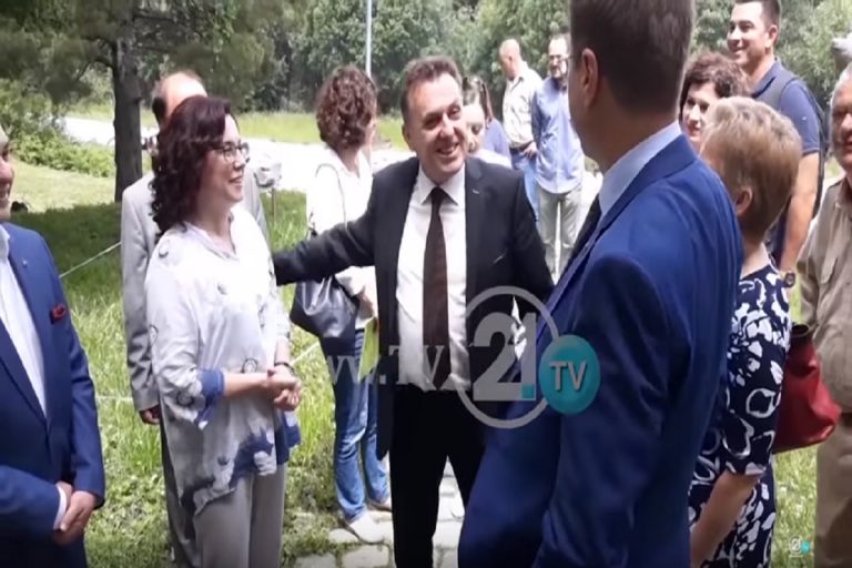 СКОПЈЕ ПОД ВОДА-ПЕЛИСТЕР ВО ЃУБРЕ