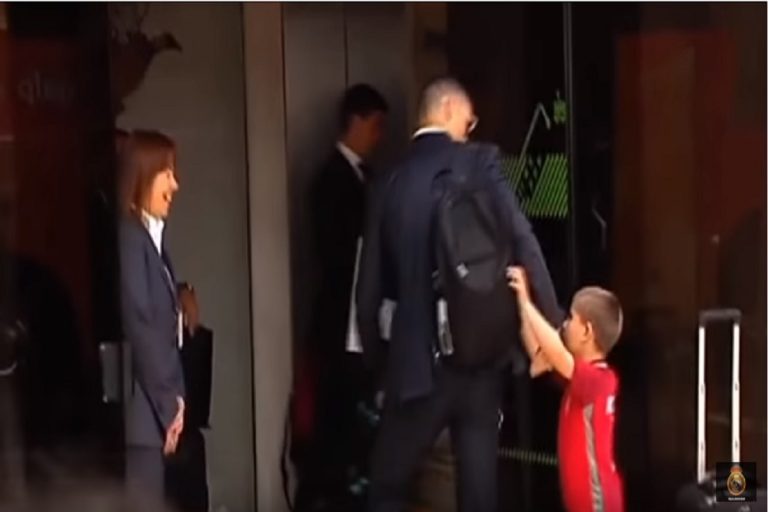 ВИДЕТЕ ШТО НАПРАВИ ОВА ДЕТЕ САМО ЗА ДА СЕ ДОПРЕ ДО СВОЈОТ ИДОЛ РОНАЛДО (ВИДЕО)