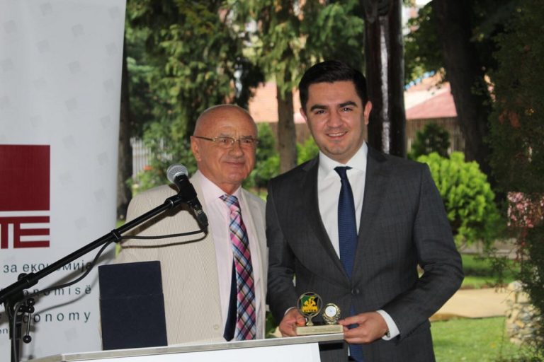 МИНИСТЕРОТ БЕКТЕШИ ГИ ДОДЕЛИ ТРАДИЦИОНАЛНИТЕ ПРИЗНАНИЈА НА НАЈДОБРИТЕ РУДАРИ