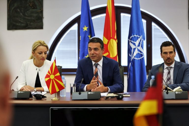 СРЕДБА НА НИКОЛА ДИМИТРОВ СО ПРАТЕНИЦИТЕ НА ГЕРМАНСКИОТ БУНДЕСТАГ, Г. ЈОСИП ЈУРАТОВИЌ И Г. МАРТИН РОЗМАН И СО ПРЕТСТАВНИЦИ ОД ФОНДАЦИЈАТА ФРИДРИХ ЕБЕРТ