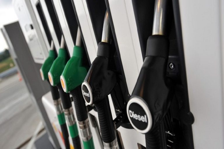 Дизелот поскапува за три денари, цените на бензините остануваат исти