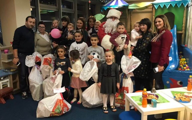 ПРВИОТ ЧОВЕК НА ТОТАЛ ТВ ВО МАКЕДОНИЈА НИКОЛА ТАСЕВ ВЛЕЗЕ ВО УЛОГАТА НА ДЕДО МРАЗ