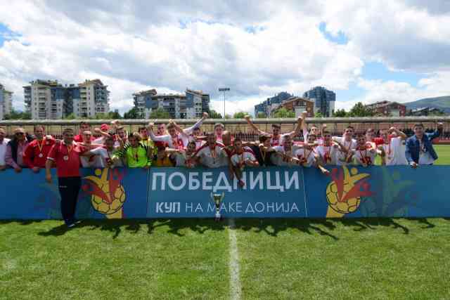 НАДЕЖИТЕ НА РАБОТНИЧКИ ГО ОСВОИЈА КАДЕТСКИОТ КУП НА МАКЕДОНИЈА