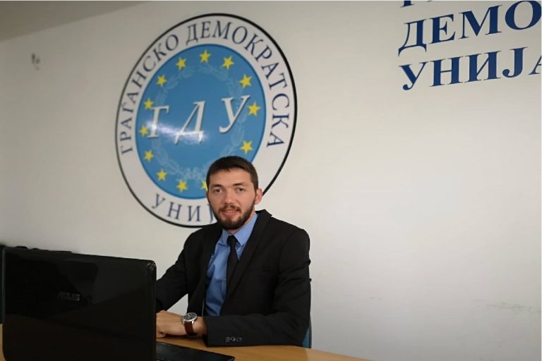ЗА БРОЈЧАНИКОТ, БЕГАЛКАТА И УШТЕ НЕШТО