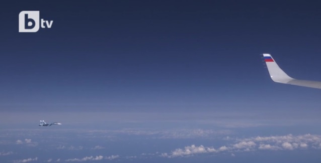 ВИДЕО ОД БЛИСКАТА СРЕДБА НА НАТО-ЛОВЕЦОТ Ф-18 И АВИОНОТ НА РУСКИОТ МИНИСТЕР ЗА ОДБРАНА СЕРГЕЈ ШОЈГУ