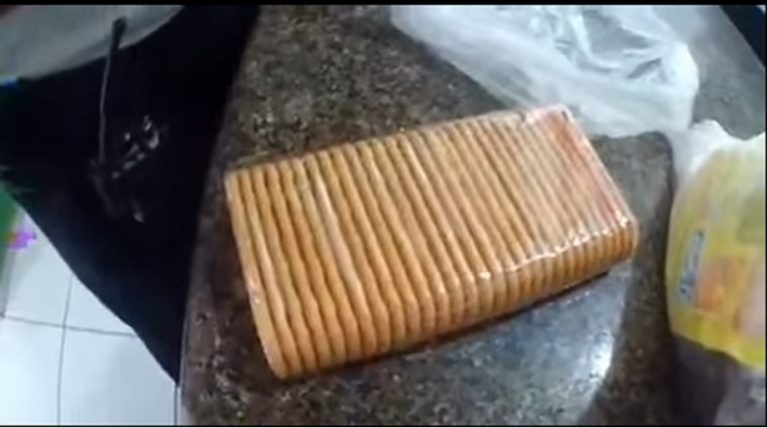 ВИДЕО: ПОГЛЕДНЕТЕ КАКО СЕ ШВЕРЦААТ МОБИЛНИ ТЕЛЕФОНИ ВО ЗАТВОР