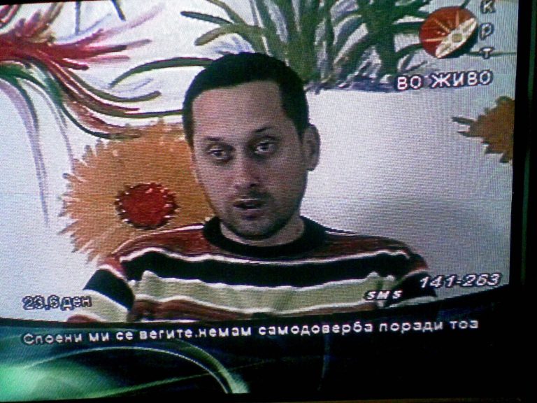 ГИФ: МОМЕНТОТ КОГА ЌЕ СФАТИШ ДЕКА КЛЕТВИТЕ УЧИТЕЛКАТА ДА СКРШИ НОГА ЗА ВРЕМЕ НА ЛЕТНИОТ РАСПУСТ НЕ ФАТИЛЕ