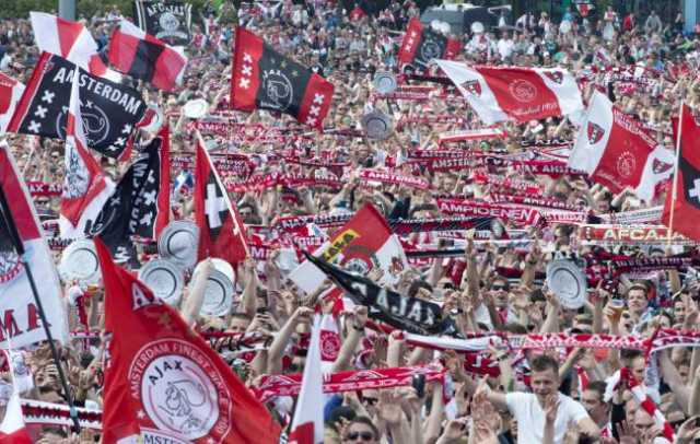 ИЛЈАДНИЦИ НАВИВАЧИ НА АЈАКС ВО ЛОНДОН ЌЕ НАВИВААТ ЗА АНГЛИСКИ ЧЕТВРТОЛИГАШ