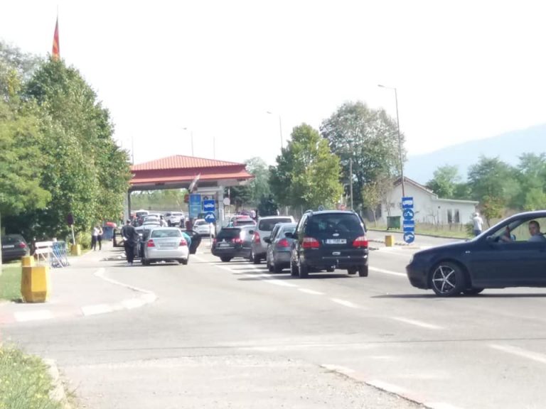 МАКЕДОНЦИТЕ МАСОВНО ГО ПРОСЛАВУВААТ 11 ОКТОМВРИ ВО „ОКУПАТОРСКА“ БУГАРИЈА