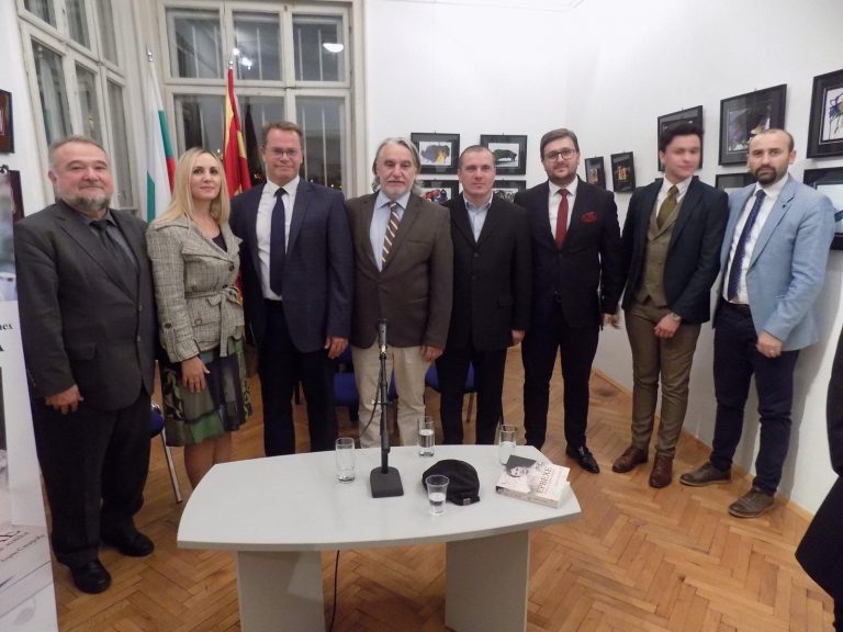 МИНИСТЕРОТ ЗА КУЛТУРА ИСМАИЛИ ГО ПОСЕТИ КИЦ ВО СОФИЈА