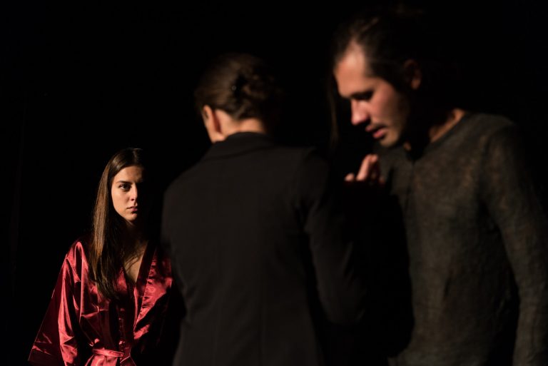 ПРЕМИЕРА НА „ОРЕСТИЈА 1/4“ ВО МКЦ