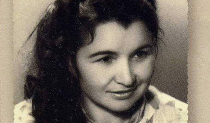 ИЗЛОЖБА НА ФОТОГРАФИИ И ДОКУМЕНТАРЕН ФИЛМ ЗА ВАЊА ЛАЗАРОВА