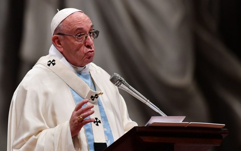 Папа Франциск: Војната во Украина е неоправдан и бесмислен масакр
