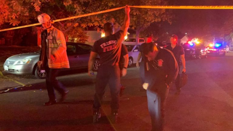 (ВИДЕО) ПУКАЊЕ ВО КАЛИФОРНИЈА – ЗАСТРЕЛАНИ ДЕСЕТ ЛИЦА ДОДЕКА ГЛЕДАЛЕ ФУДБАЛ