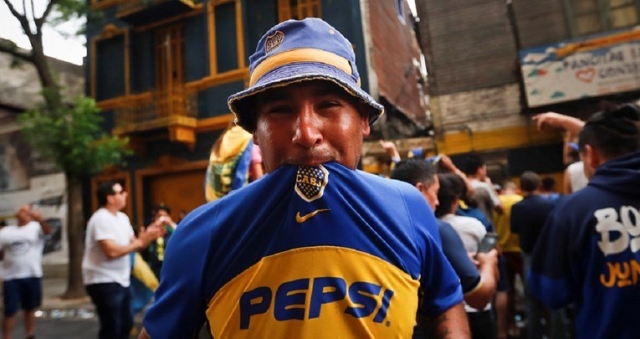 НАВИВАЧ НА БОКА ШОКИРАН: ДОДЕКА НЕ ПЛАТИ АЛИМЕНТАЦИЈА, НЕМА ДА ЈА ВИДИ „БОМБОЊЕРА“!