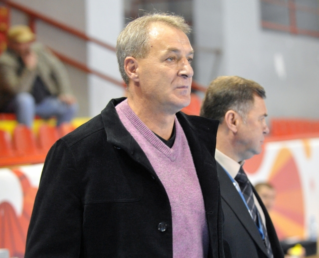 „ЕВЕ РАЗМИСЛУВАМ И ВИСТИНА НЕ ЗНАМ ШТО МОЖЕ ДА СЕ СЛУЧИ ЗА ДА СМЕ ТРЕТИ ВО ГРУПАВА“