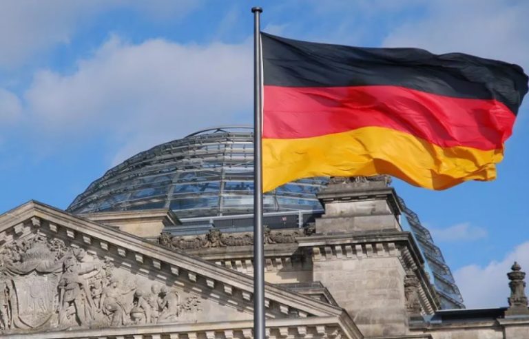 Германскиот министер за здравство бара невакцинираните да си ги плаќаат трошоците за лекување