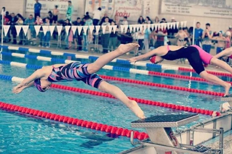 НАЈДОБРИТЕ МАКЕДОНСКИ ПЛИВАЧКИ СРУШИЈА ДВА ДРЖАВНИ РЕКОРДИ НА МИТИНГ ВО СРБИЈА!