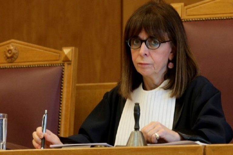 ЕКАТЕРИНИ САКЕЛАРОПУЛУ ЈА ПРЕЗЕМА ФУНКЦИЈАТА ПРЕТСЕДАТЕЛ НА ГРЦИЈА