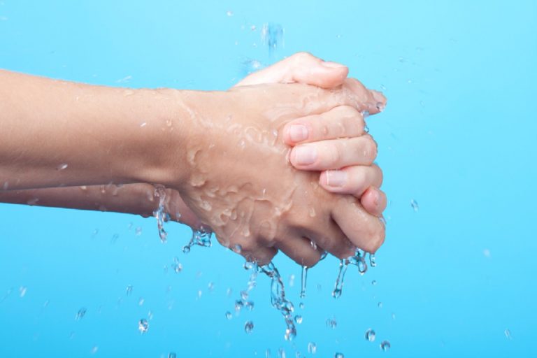 КОЈ Е НАЈХИГИЕНСКИОТ НАЧИН ДА ГИ ИСУШИТЕ РАЦЕТЕ?