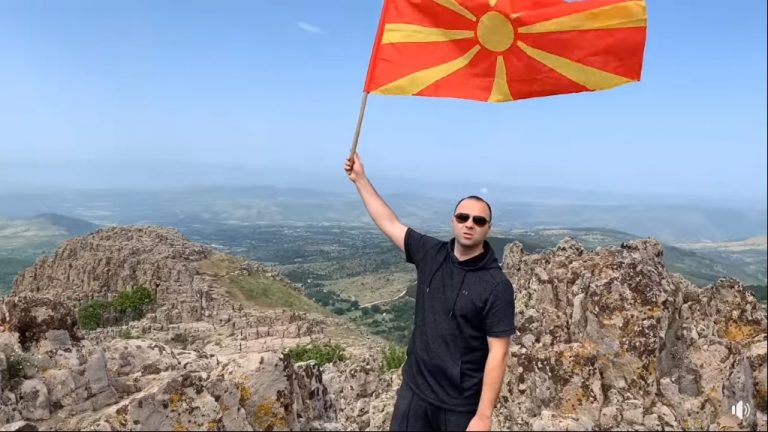 ТАЈЗИ ВЕЌЕ НЕ СНИМА ПАТРИОТСКИ ПЕСНИ, АМА ТУКА Е КЕНДО ДА СНИМИ ПАТРИОТСКИ СПОТ