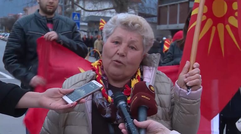 (ВИДЕО) ТЕТКА КОСАРА ОД ГЕРМАНИЈА ДА ДОЈДЕ ДА ГО ОДБРАНИ ГОЦЕ ОД „КЛЕТИТЕ ТАТАРИ“