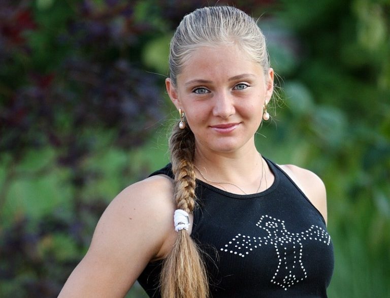 БЕШЕ НА ВРВОТ, НО ЕДНА ВЕЧЕР ПРОМЕНИ СÈ: МЕ ВРЗАА ТОЛКУ ЦВРСТО ШТО РАЦЕТЕ МЕ БОЛЕА СО ДЕНОВИ