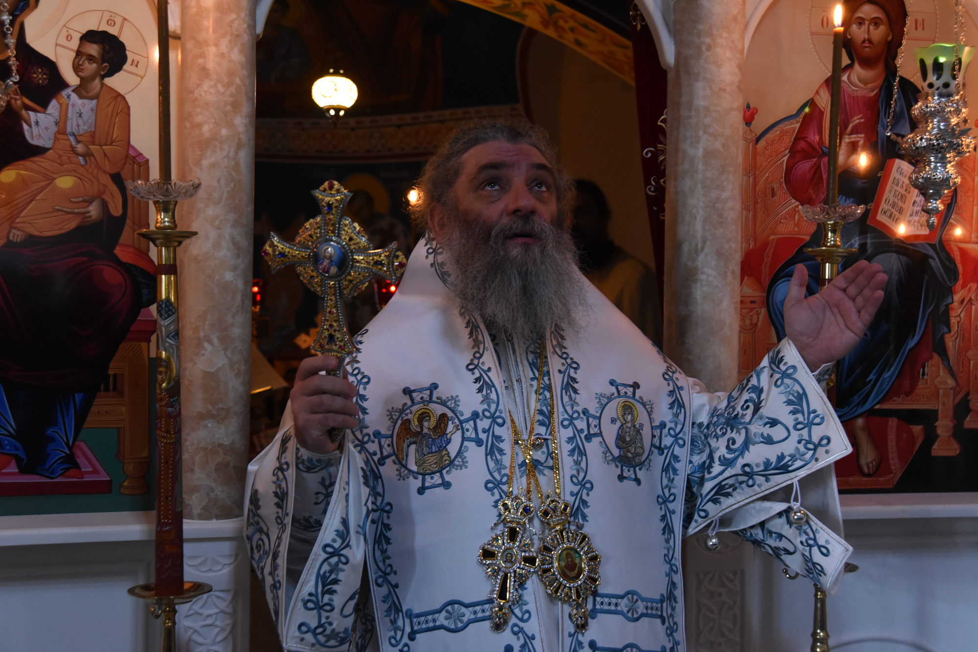 ВИСТИНСКАТА ЉУБОВ Е НАД ЧОВЕЧКИТЕ ПОДЕЛБИ И СПРОТИВСТАВЕНОСТИ