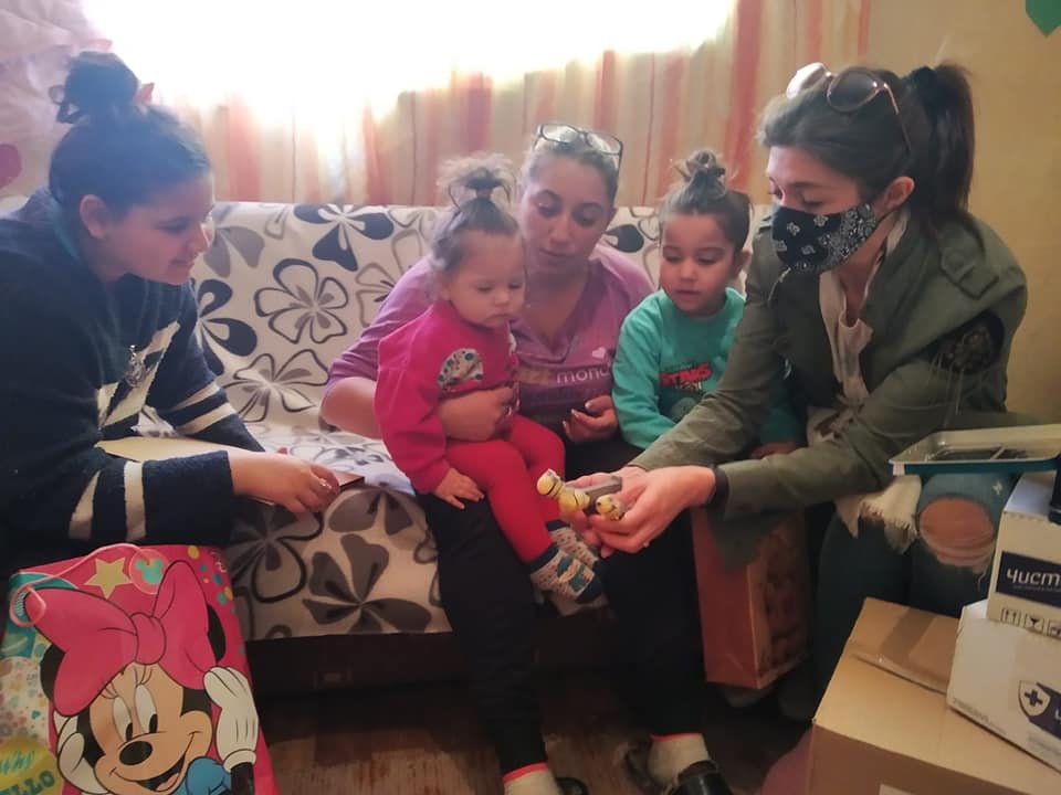 ХУМАНИТАРНА АКЦИЈА НА СОПРУГАТА НА БУГАРСКИОТ АМБАСАДОР ВО МАКЕДОНИЈА