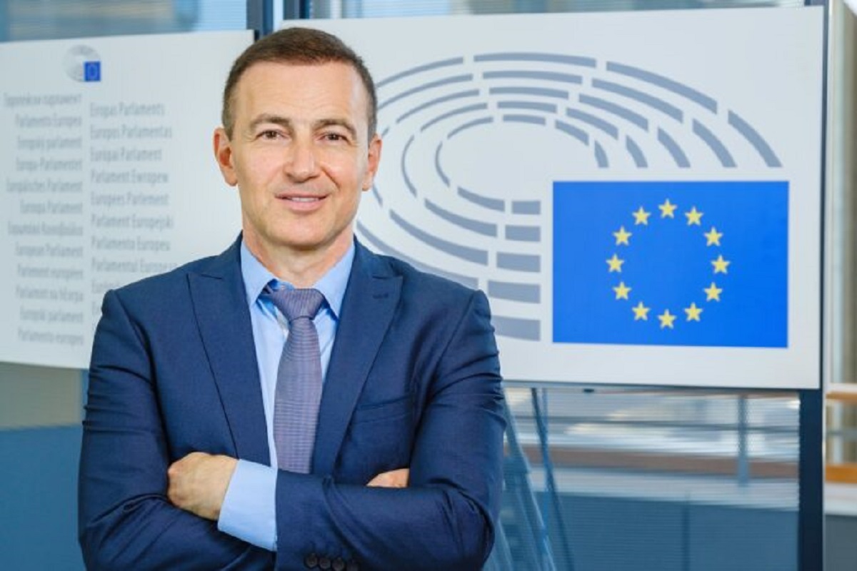 Андреј Ковачев: ЕУ ја почитува позицијата на Бугарија за РС Македонија