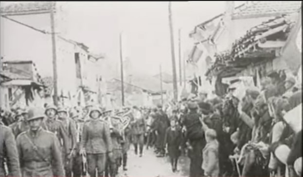 (ВИДЕО) ПРЕЧЕКОТ НА БУГАРСКИТЕ ВОЈСКИ ВО ОХРИД ВО 1941 Г.