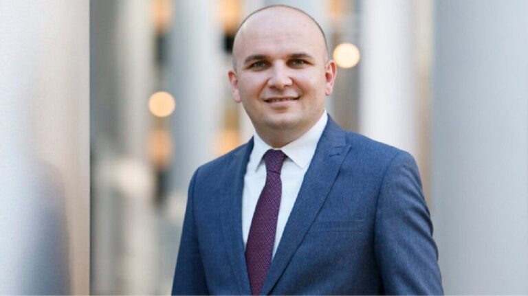 „Многу позитивен знак“, вели Ќучук за посетата на високи функционери во Македонија