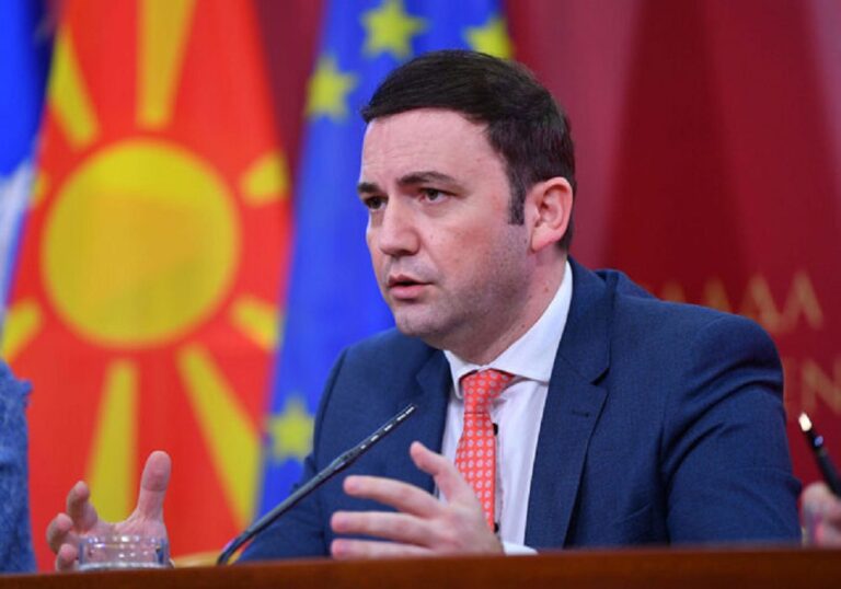 Османи: Од македонски институции се јавувале во Бугарија за да не се реши спорот
