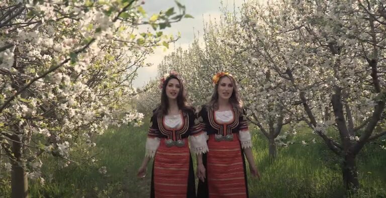 (Видео) Слушнете ја прекрасната народна песна „Сјајна месечина“