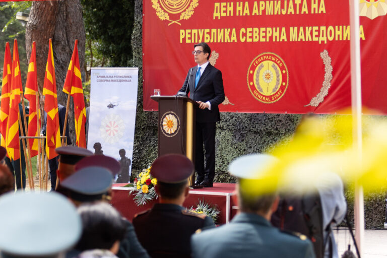 Одбележан денот на АРМ, војниците кои беа во Авганистан добија орден за воени заслуги