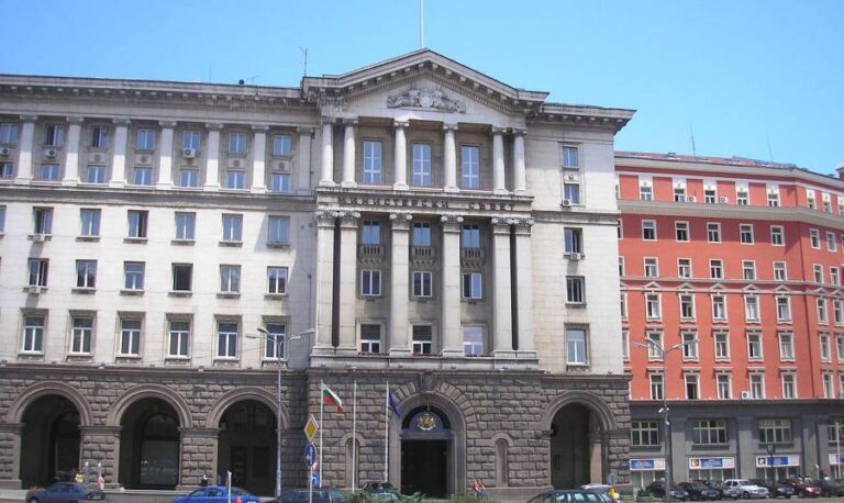 Контакт групата за формирање влада во Бугарија почнува со средби со партиите