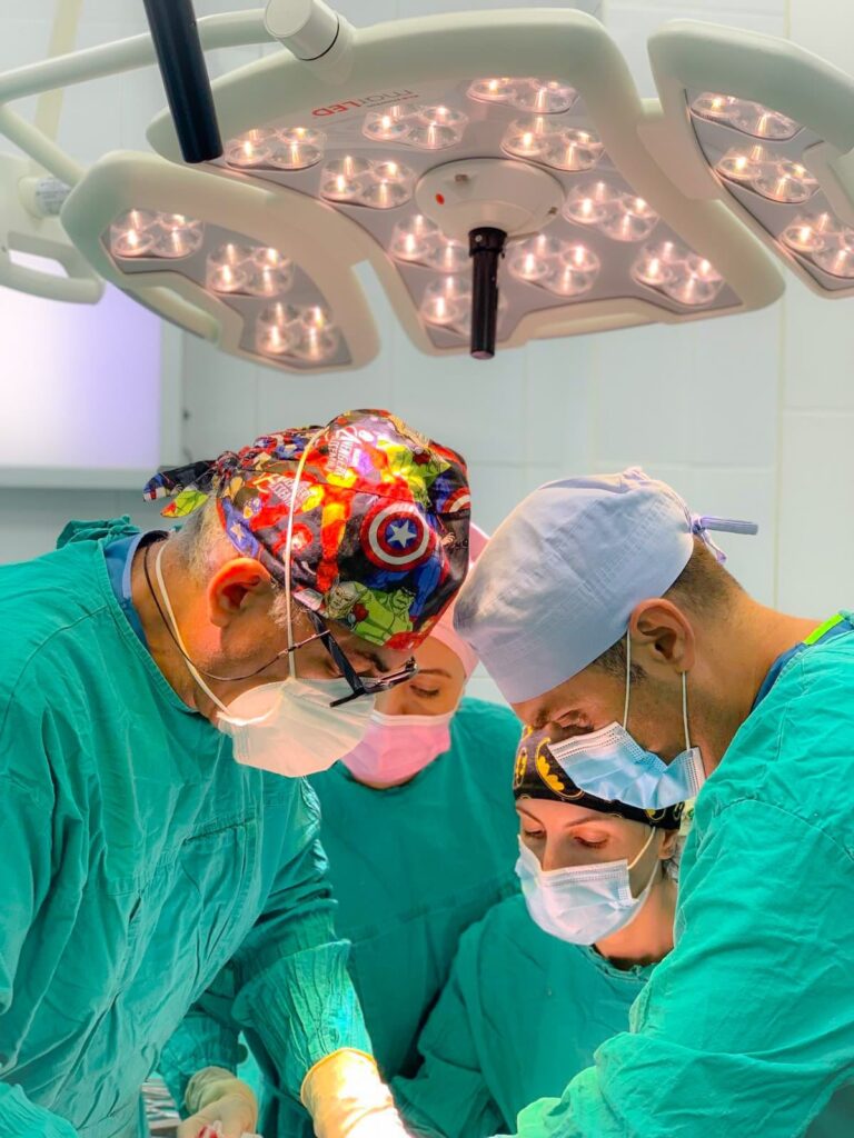 Првпат во Македонија на Клиниката за ортопедија е извршена операција на 17 годишно момче со тумор на десната подлактица