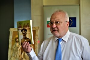 Скелетот покриен со свила со златни нишки е откриен на островот Св. Ахил – што докажува дека му припаѓа на царот Самоил?