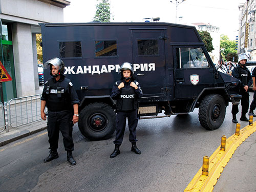 Обвинителството во Бургас бара притвор за македонскиот државјанин кој шверцувал 88 Авганистанци