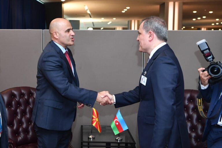 Енергетиката во фокус на разговорите на Ковачевски и министерот за надворешни работи на Азербејџан, Џејхун Бајрамов