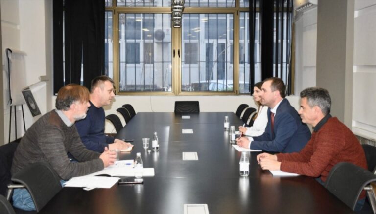 Министерот Алити на средба со Синдикатот на државната управа