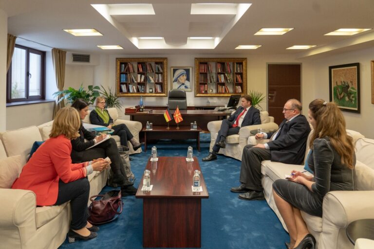 Средба Османи-Шуц: Консултации за претстојното претседавање на Македонија со ОБСЕ