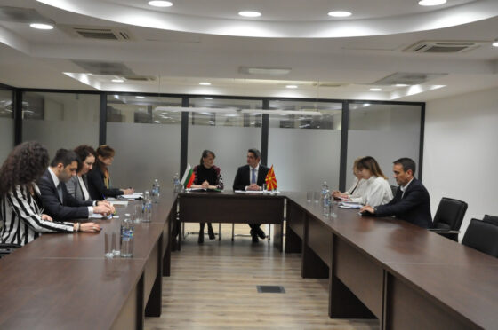 Средба на Нуредини со бугарската министерка за животна средина и води Карамфилова