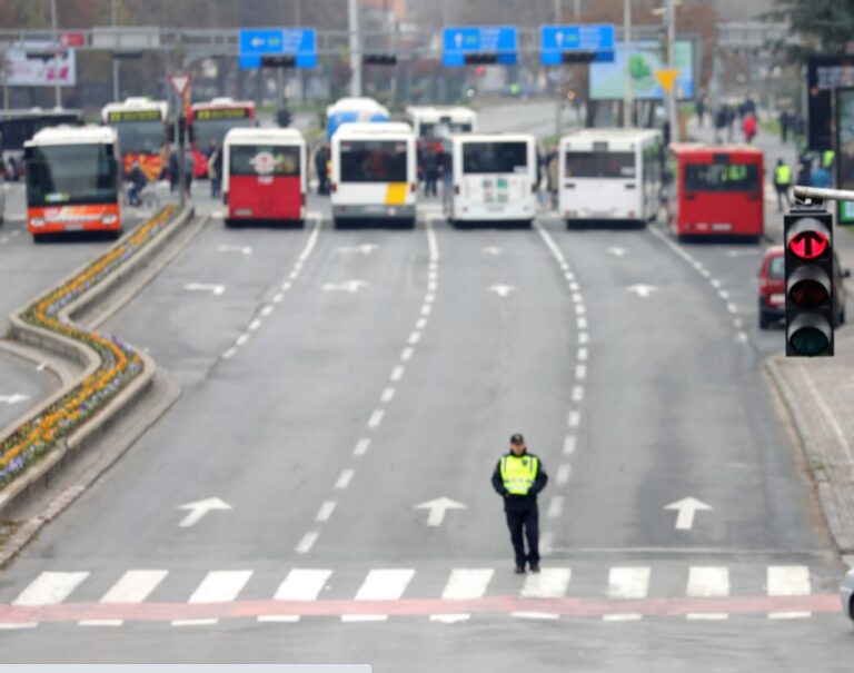 МВР: Приведена скопјанка, го нарушила јавниот ред и мир за време на прес-конференција со најавен протест