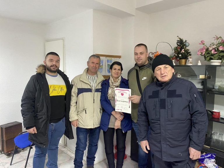 Здружението ,,Цар Борис III” и Фондацијата ,,Бугарска памет ” поделија новогодишни пакетчиња на дечињата од здружението ,,Тајните на моето срце “