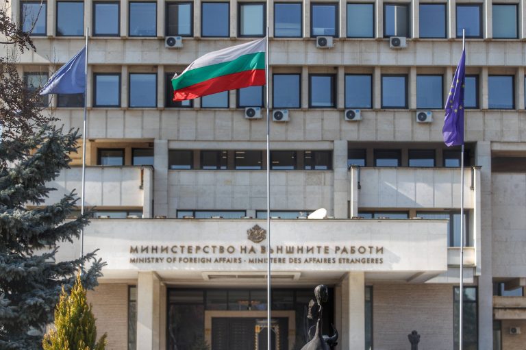 МНР на Бугарија: Политичарите и јавните личности од Бугарија и Северна Македонија имаат одговорна улога за добрососедските односи