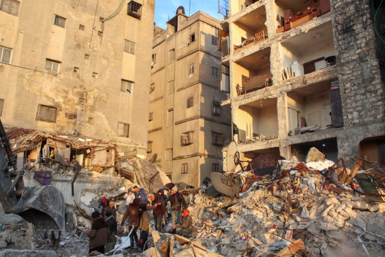 Речиси 5.000 загинати досега во разорните земјотреси во Турција и Сирија